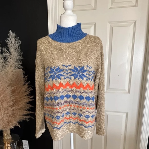 Easel Los Angeles Cowl Neck Snowflake printed Sweater 
Size Large - Picture 2 of 12